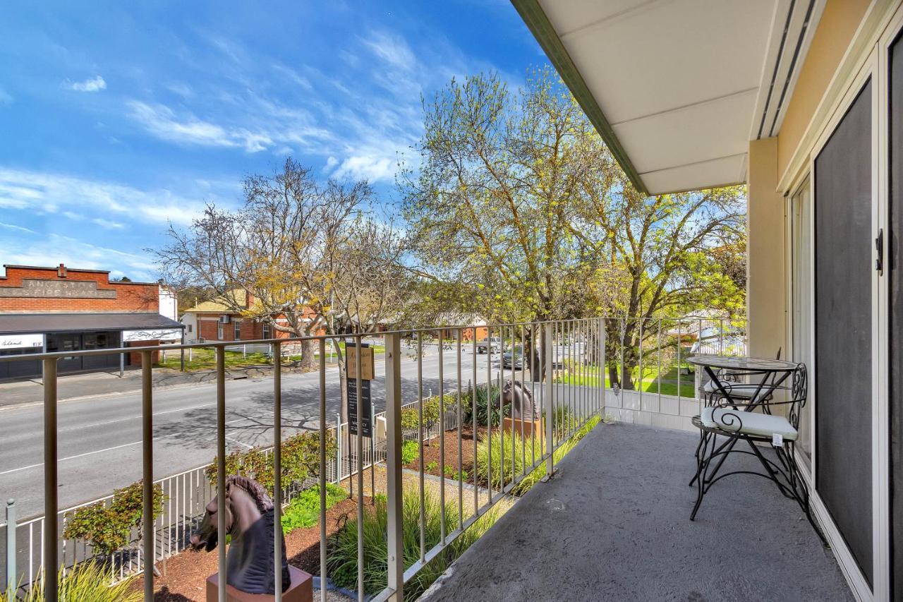 Angaston Mews Apartments エクステリア 写真