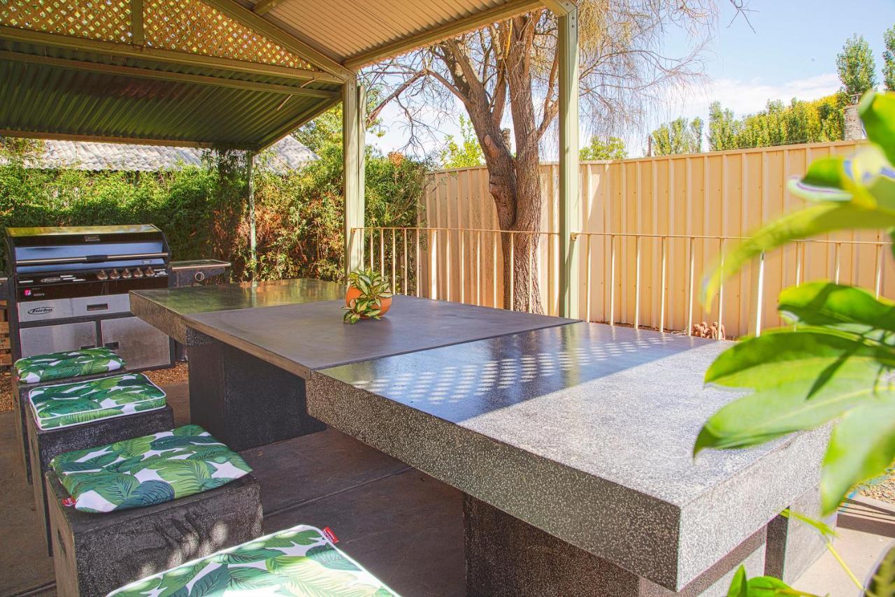 Angaston Mews Apartments エクステリア 写真